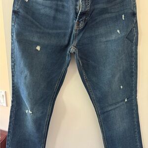 Distressed Jeans - Slim fit